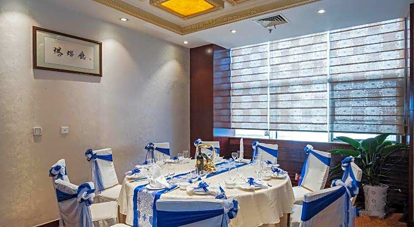 Golden Spring Hotel