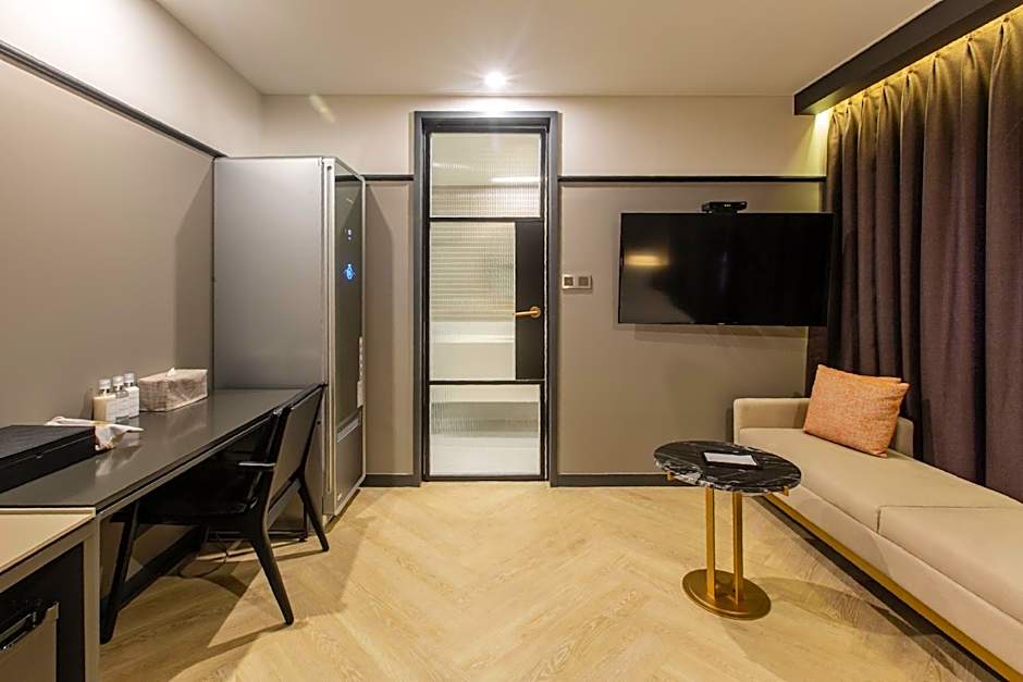 Brown Dot Gijang Yeonhwari