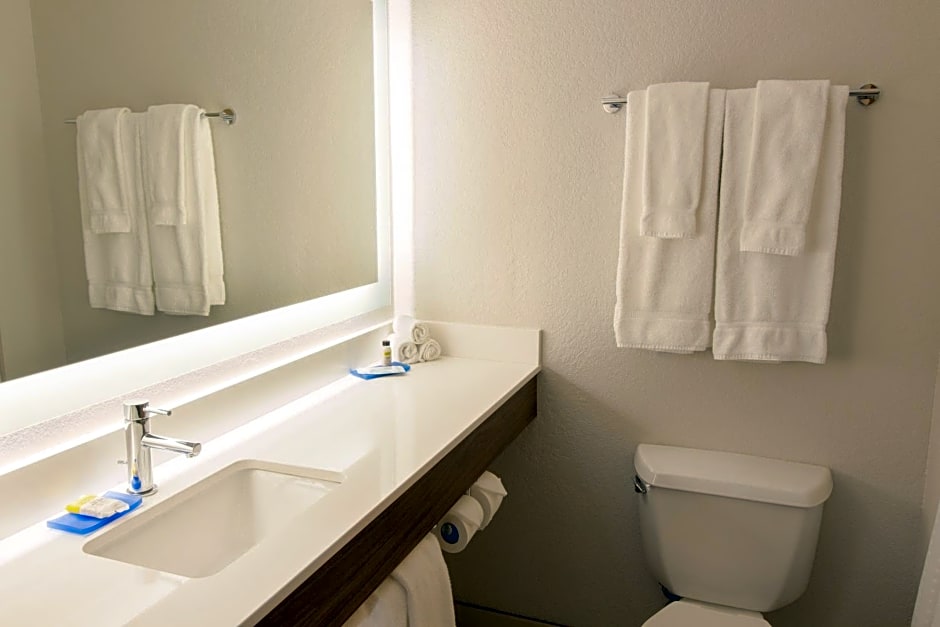 Holiday Inn Express & Suites - Worthington by IHG
