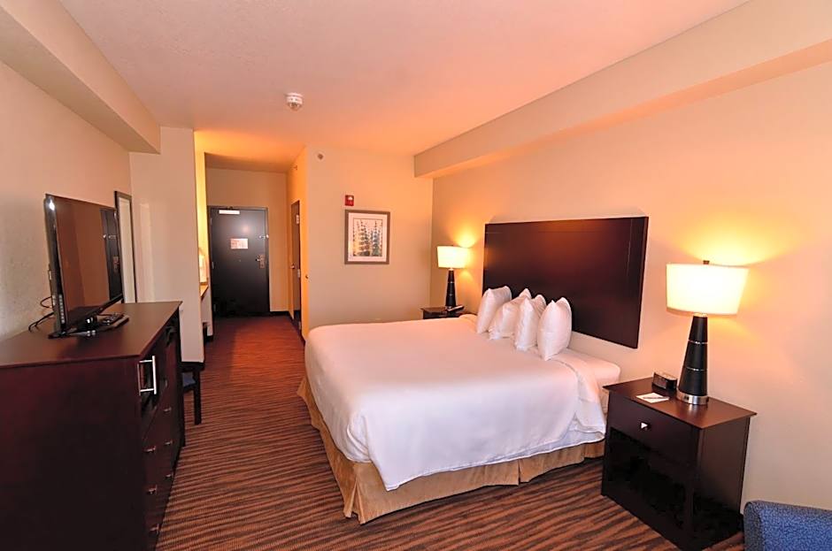 Cobblestone Inn & Suites - Holstein