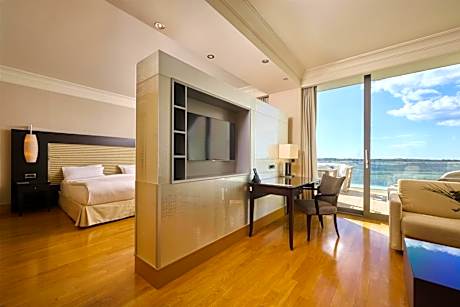 Junior Suite with Extra Bed (3 Adults + 1 Child)