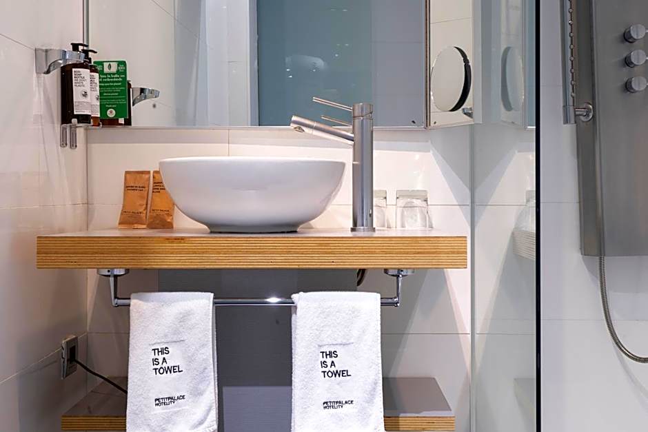 Petit Palace Plaza España