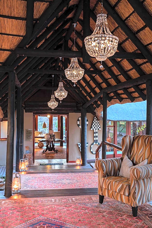 Ndlovu Safari Lodge