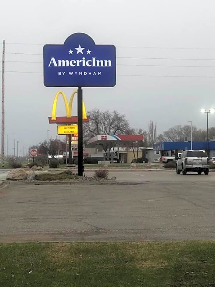 AmericInn by Wyndham Crookston U of M Crookston