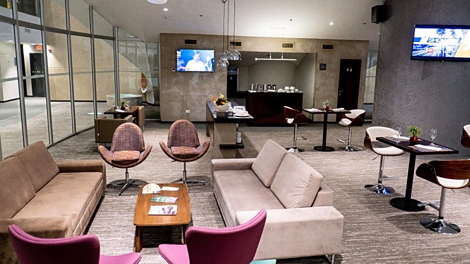 Radisson Hotel Santa Cruz