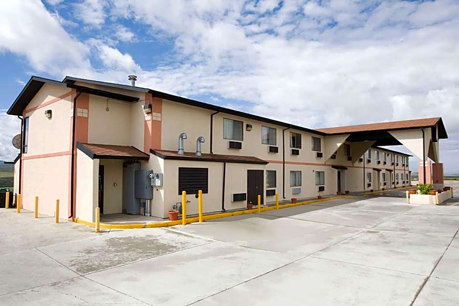 Super 8 by Wyndham Rawlins