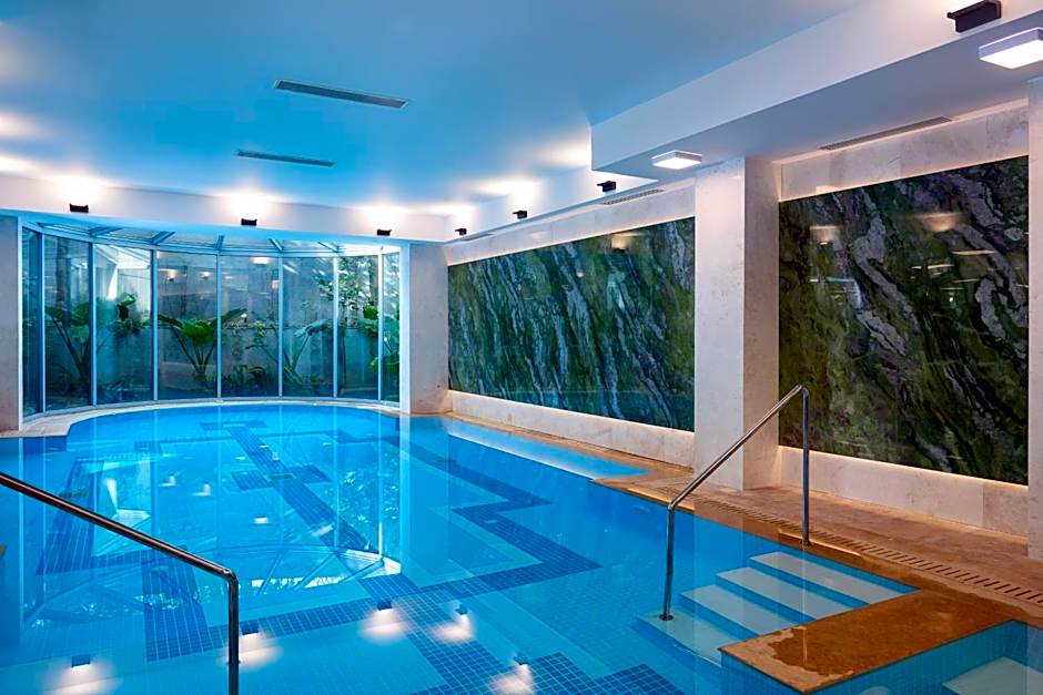 Holiday Inn Athens Attica Av Airport W. By IHG