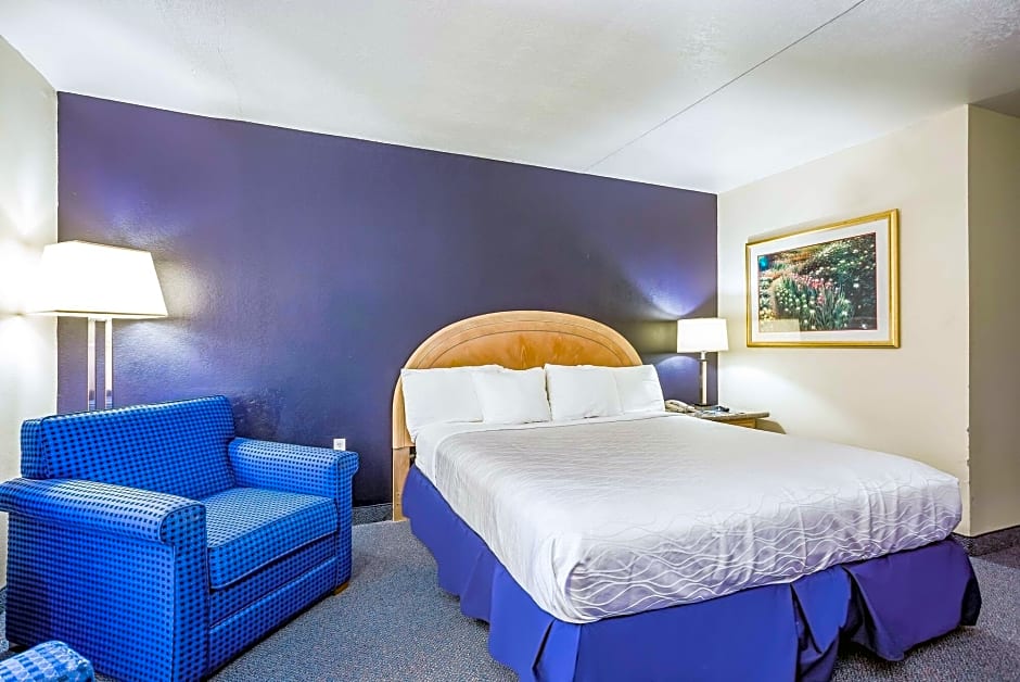 Rodeway Inn Branson, Brick House