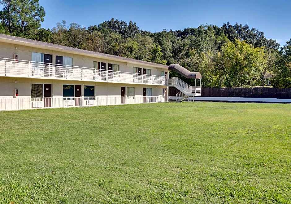 Super 8 by Wyndham Fort Smith