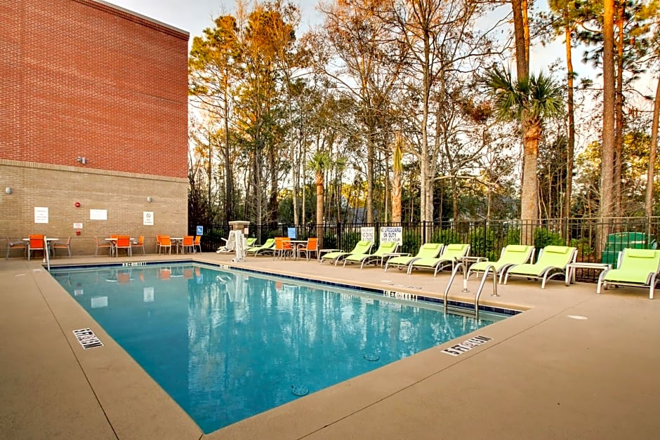 Holiday Inn Express & Suites Charleston NE Mt Pleasant US17 By IHG