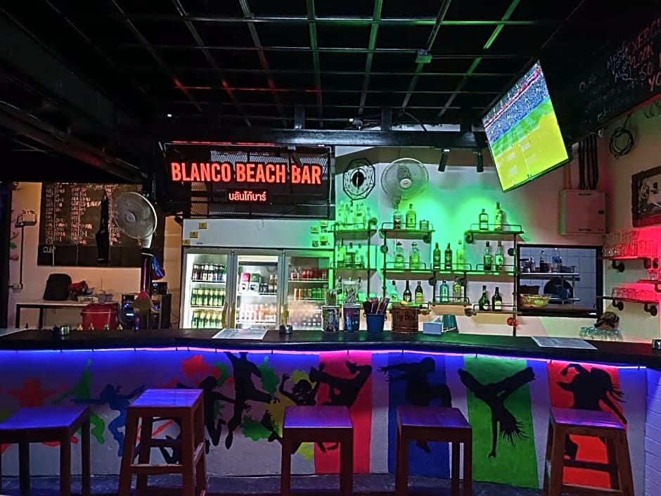 Blanco Beach Bar Hostel