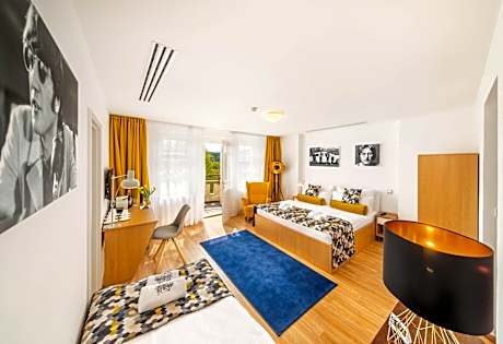 Exclusive Triple Room with Balcony