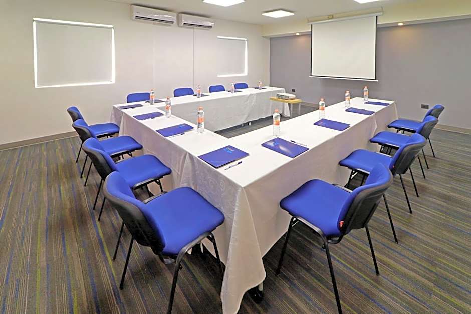 Holiday Inn Express Piedras Negras By IHG