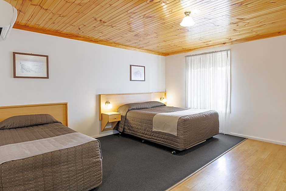 Black Gold Motel