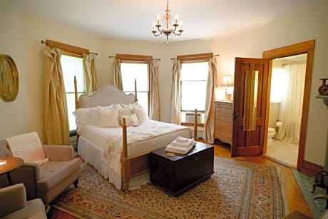 Queen Room with Spa Bath - Ground Floor