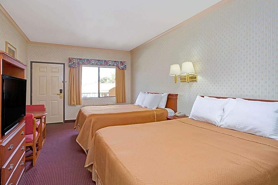 Travelodge by Wyndham Lynwood