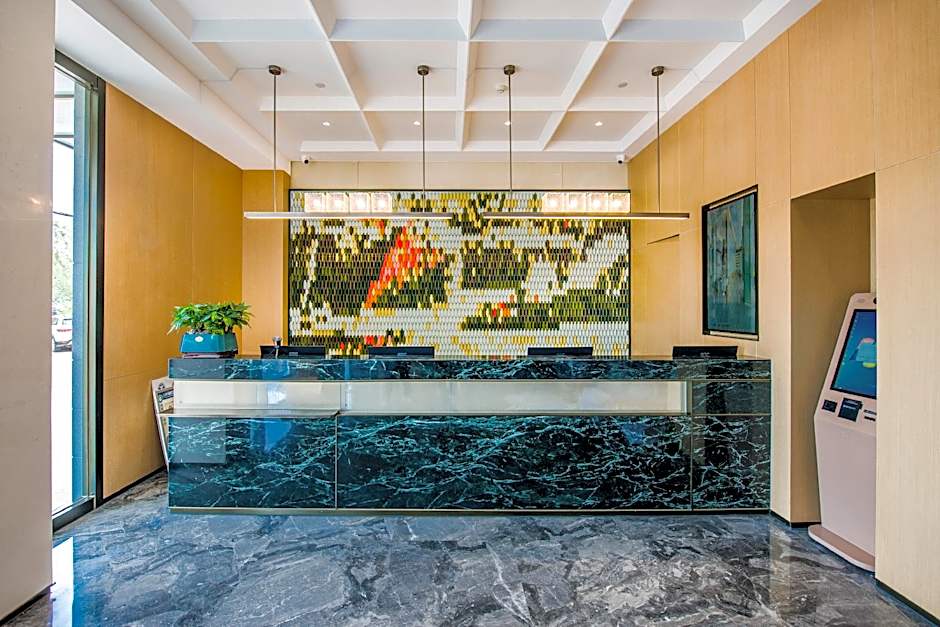 Yiwu Baide Theme Hotel