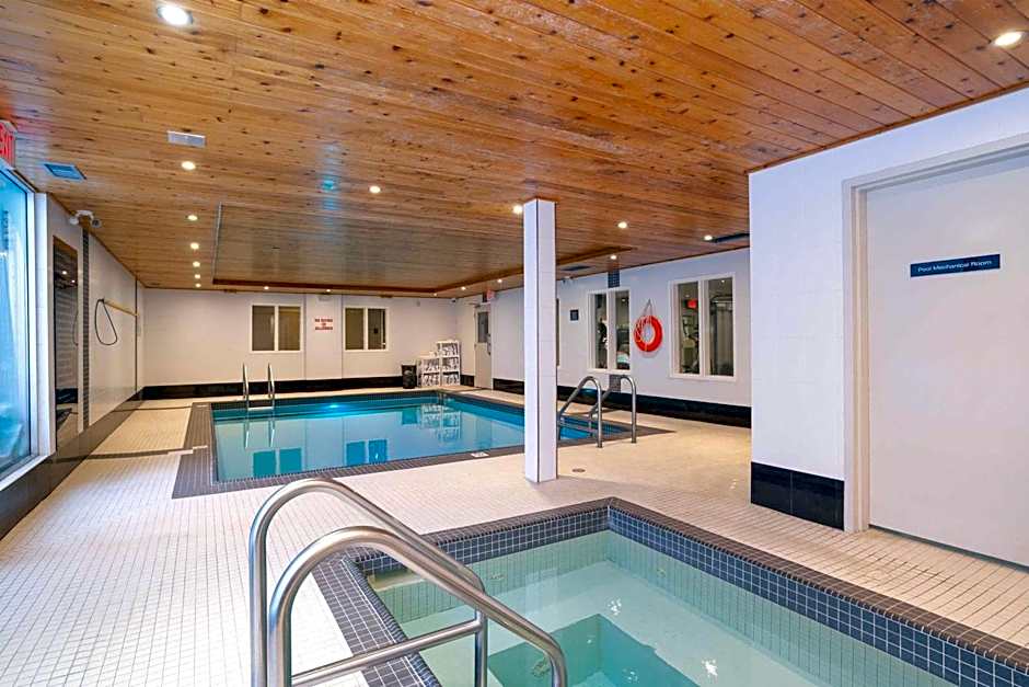 Sandman Hotel & Suites Calgary South