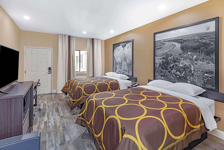 Super 8 by Wyndham Houston NW Beltway 8