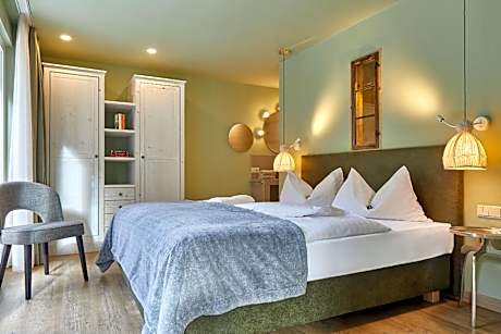 Two-Bedroom Apartment (4 Adults)