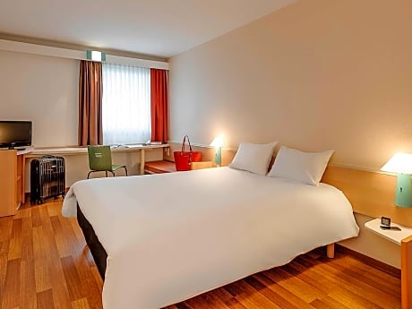Standard Room with 1 double bed