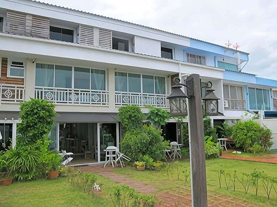 Baan Sattahip by the sea