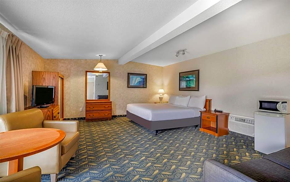 Travelodge by Wyndham Niagara Falls at the Falls