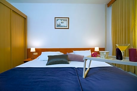 Family Room with Balcony 2+1