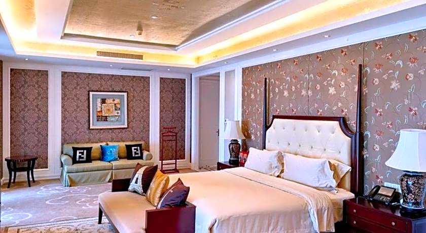 Haiyang Shenglong Jianguo Hotel