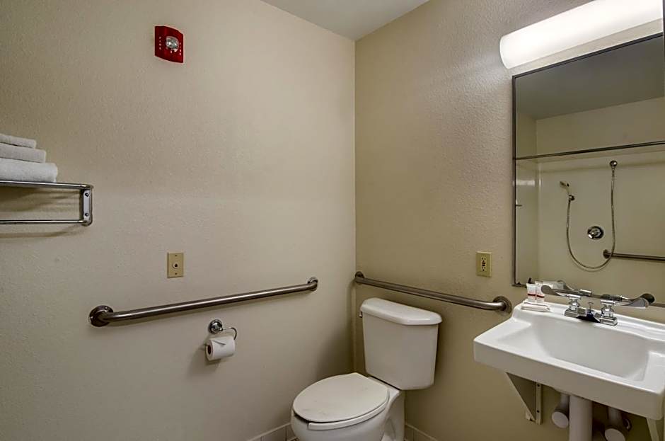 HomeTowne Studios Denver - Glendale/ Cherry Creek