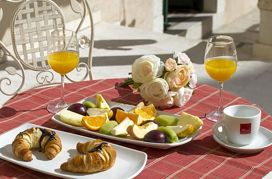 Aspalathos Residence