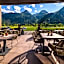 VIER Studios & Restaurant