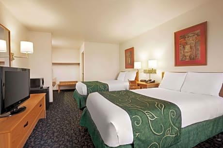 1 King Bed Non-Smoking