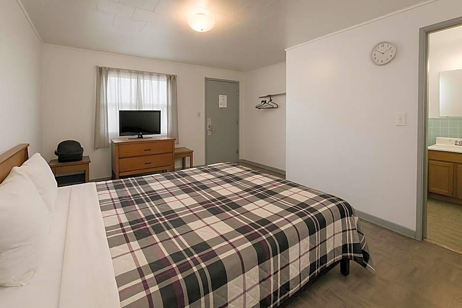 OYO Sandman Inn
