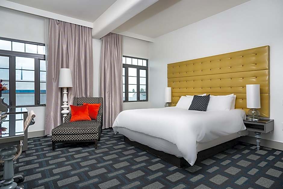 Photo 1 of 5 of Deluxe 1 King Bed