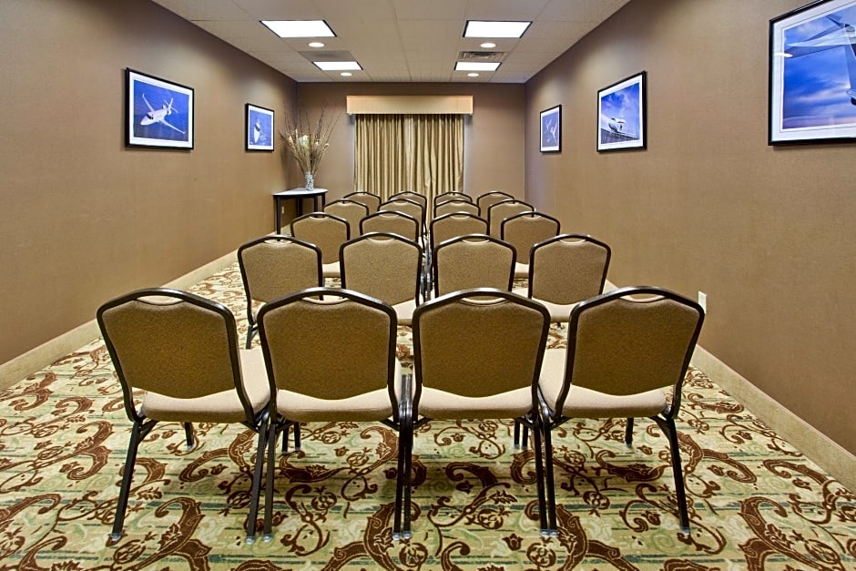 Holiday Inn Express Savannah Airport