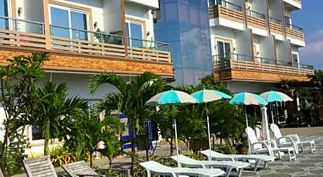 EM Royalle Hotel & Beach Resort