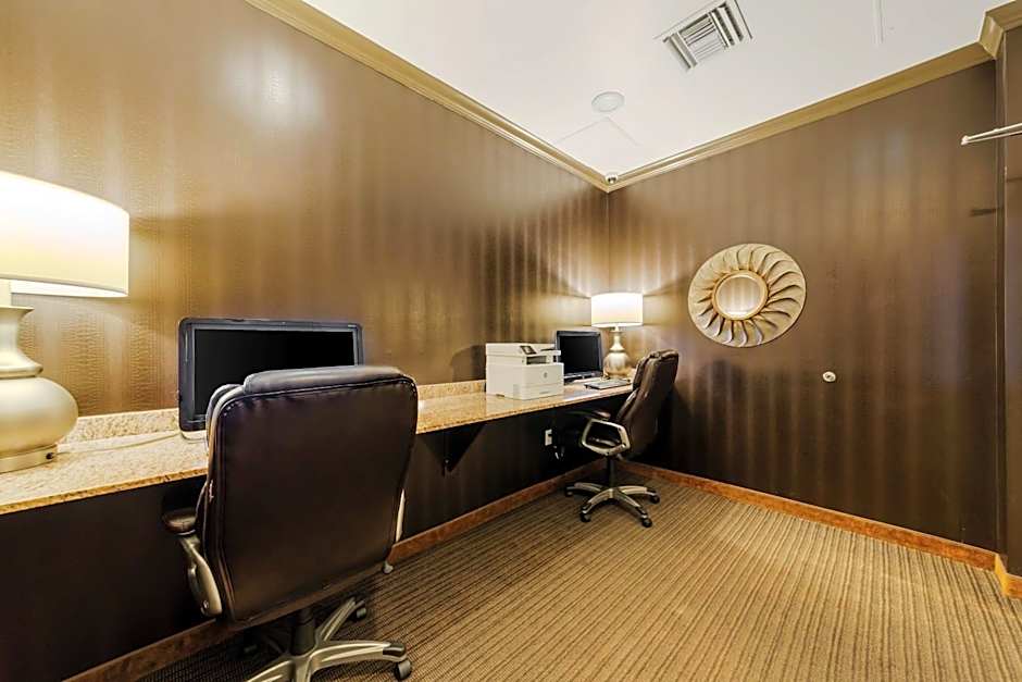 Best Western Plus Miami Airport North Hotel & Suites