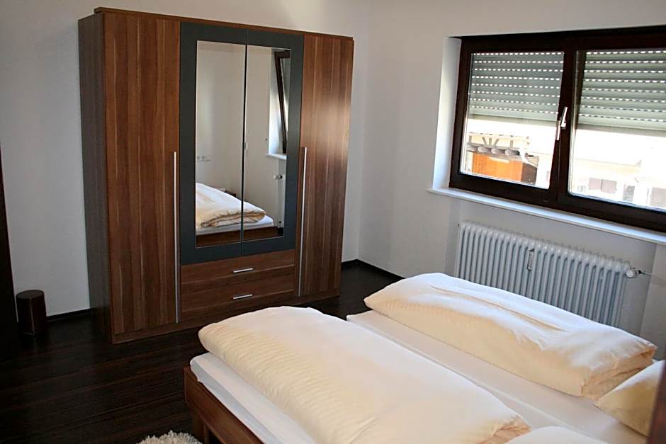 Eisberg Gästehaus & De Luxe Appartements