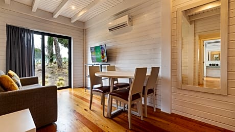 Cottage Two Bedrooms
(4 Adults + 2 Children)