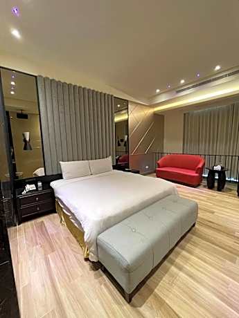 Queen Room with Spa Bath
