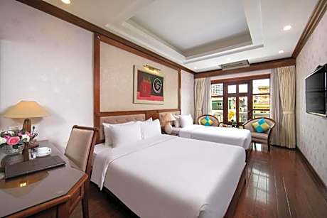 Queen room with 2 queen beds city view + Free Afternoon Tea