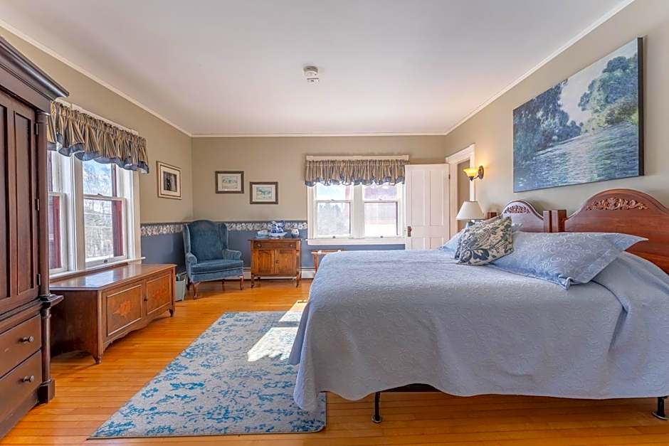 Dominion Hill Country Inn