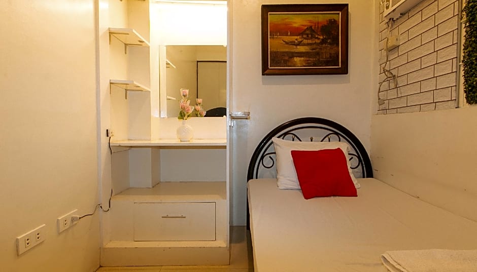 Nearest Hostel Pasay City by RedDoorz