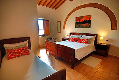 Comfort Triple Room