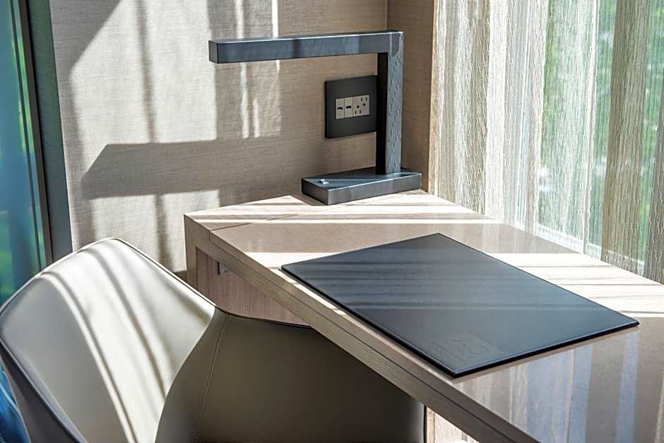 AC Hotel by Marriott Boston Cleveland Circle