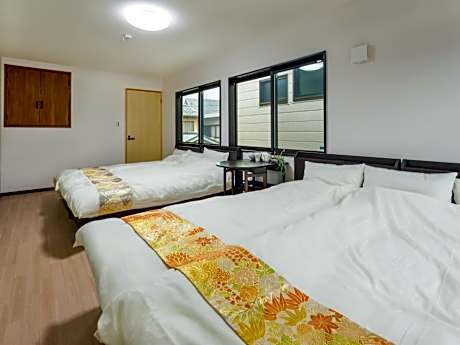 Triple Room with Bathroom