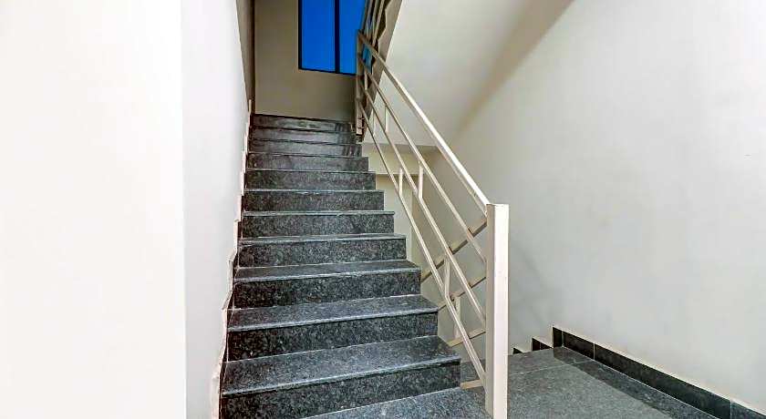 OYO 79480 Flagship HHH Skyline