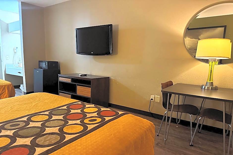 Super 8 by Wyndham Jackson/Ridgeland