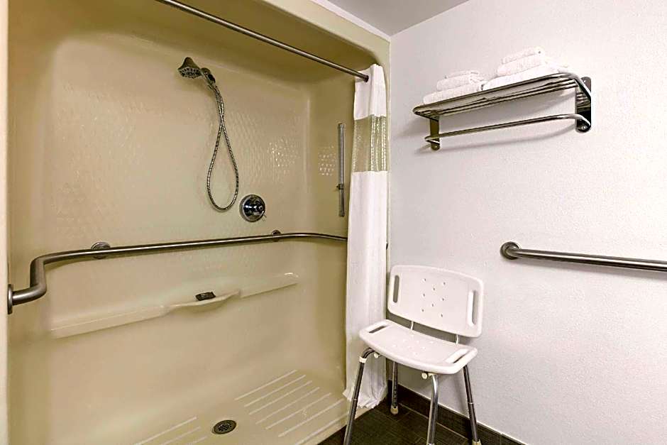 Country Inn & Suites by Radisson, Roanoke Rapids, NC